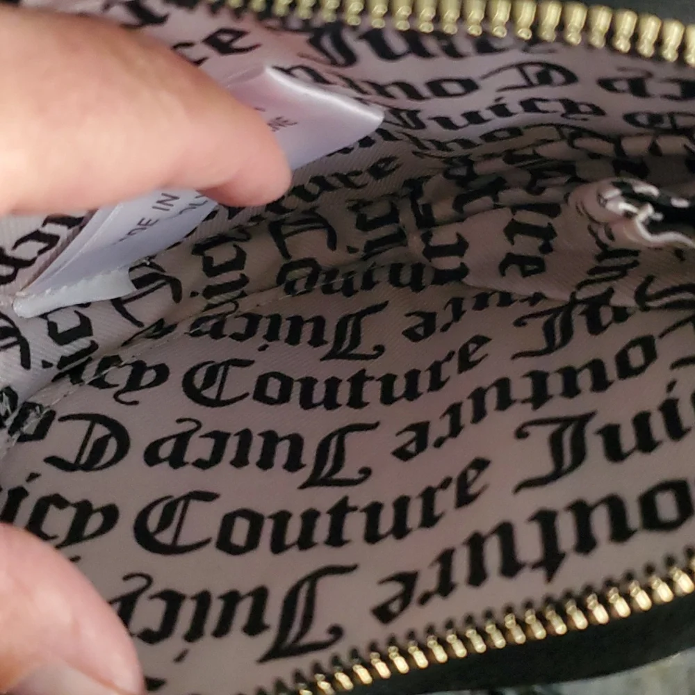 Juicy Couture Heart Shaped Coin Purse - Picture 5 of 6